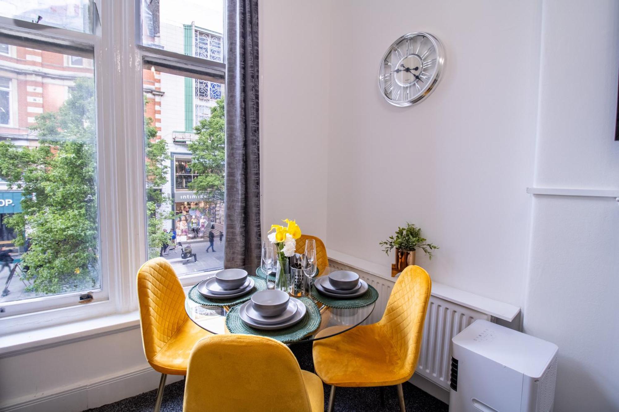 Luxurious Apartments On Oxford Street London Exterior foto