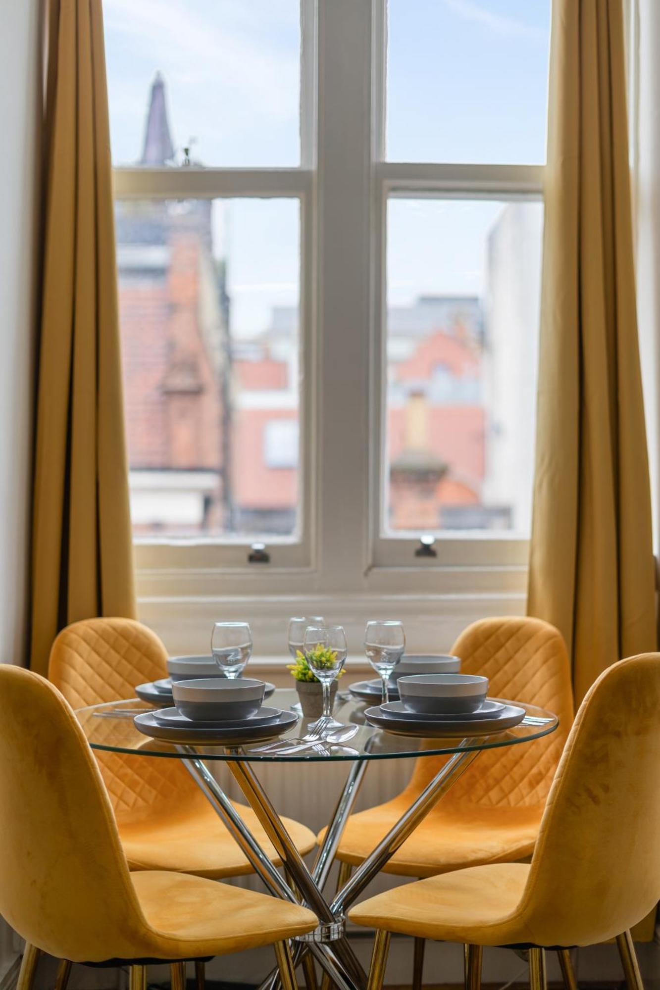 Luxurious Apartments On Oxford Street London Exterior foto